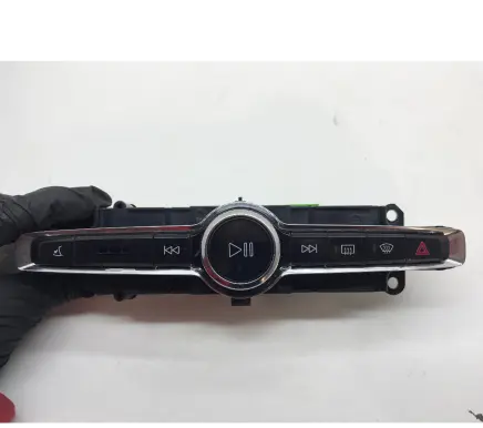 Volvo XC90 Head unit multimedia control P31346790 16W511 T16510006601