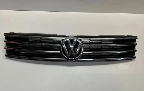 Volkswagen Touareg II Front bumper upper radiator grill 7P6853651J 7P6853651K 7P6853653C