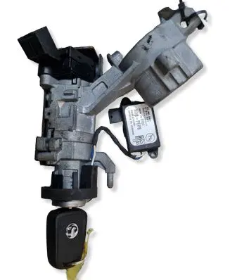 Opel Zafira C Ignition lock 13383062