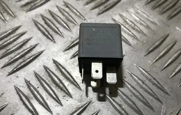 Audi A6 S6 C5 4B Other relay v23134b52x301 v23134-b52-x301