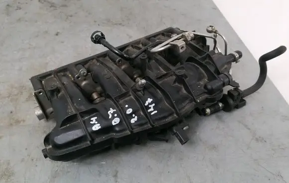 Audi A4 S4 B7 8E 8H Intake manifold 06F133201N