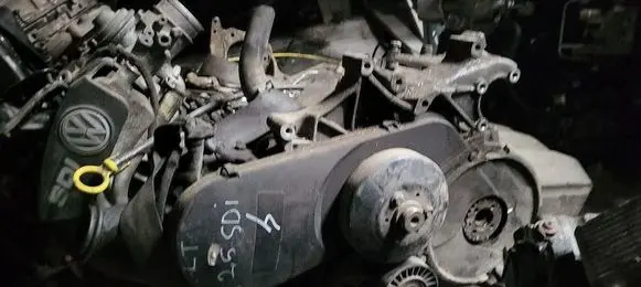 Volkswagen II LT Engine brak