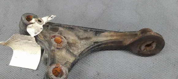 Alfa Romeo 156 Engine mounting bracket