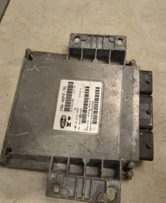 Peugeot 206 Engine control unit/module 16623004 9645989480