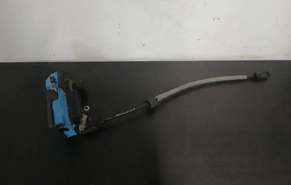 Volvo S60 Front door lock 31253055