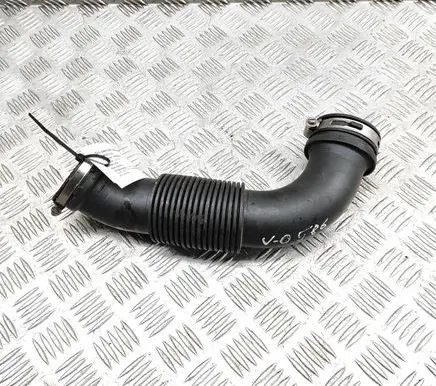 Ford Focus Air intake duct part CV619C623AC 1072920S02