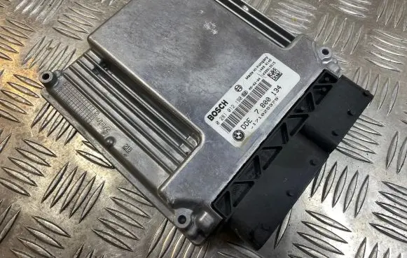 BMW 5 E60 E61 Engine control unit/module 7800134 171025379 0281012190