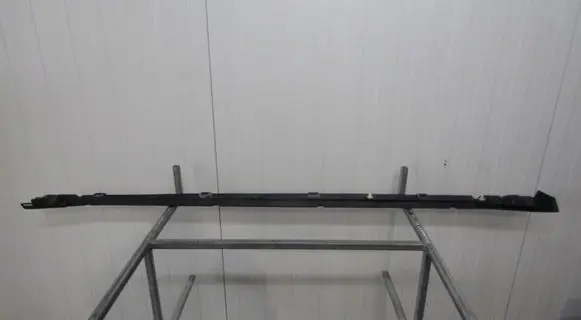 Front sill (body part)