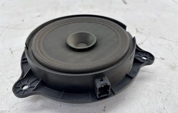 Nissan Note (E11) Rear door speaker 281569U00A 7606500485
