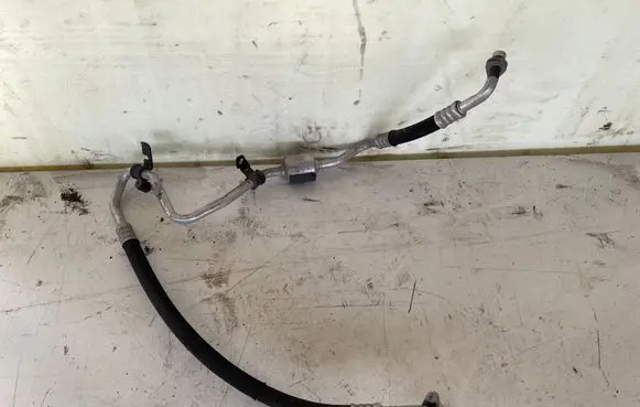 Renault Grand Modus Air conditioning (A/C) pipe/hose 8200521903A