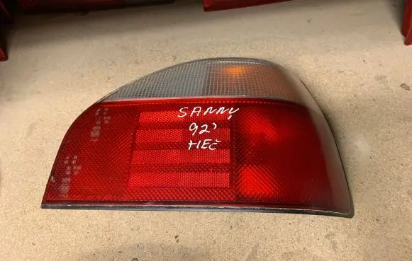 Nissan Sunny Rear/tail lights 4607