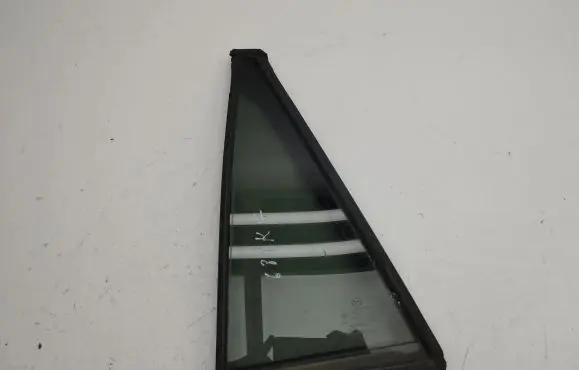 Rear vent window glass