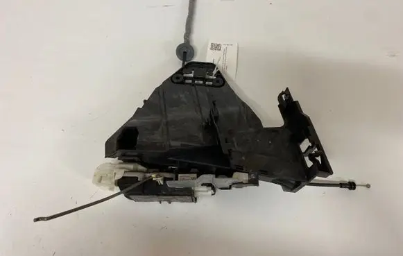 Volvo V40 Front door lock 31301425 933379102
