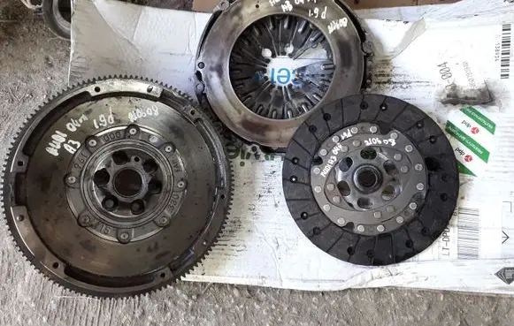 Audi A3 S3 8P Clutch set kit 961000330115