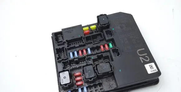 Nissan Leaf I (ZE0) Fuse module 284B73NE0A