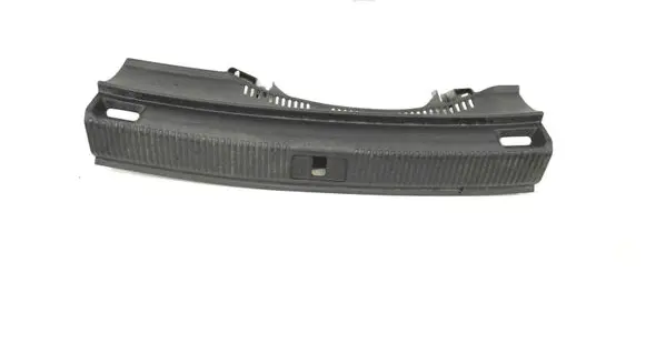 Trunk/boot sill cover protection