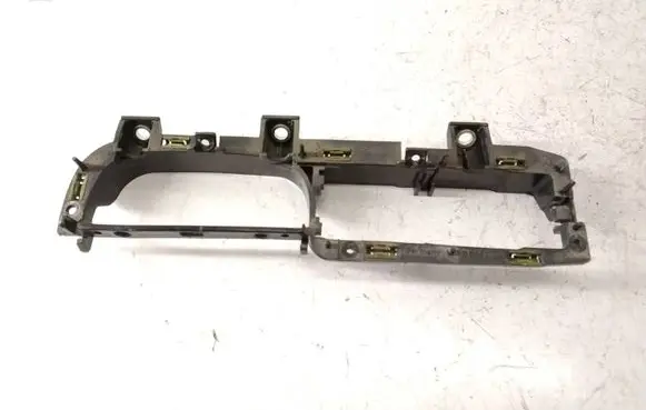 Volkswagen PASSAT B5.5 Front door interior handle trim 3B1867179C