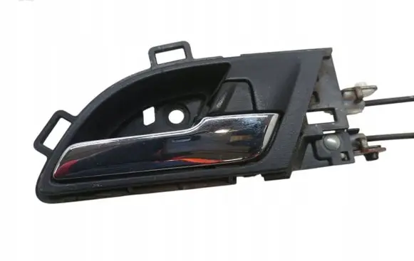 Honda CR-V Front door lock