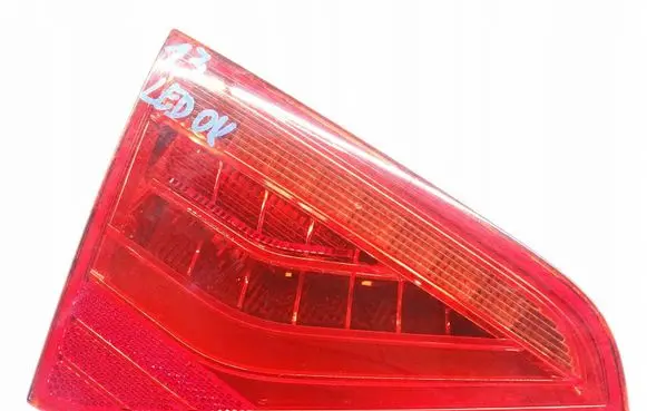 Audi A5 8T 8F Tailgate rear/tail lights 8T0945093C
