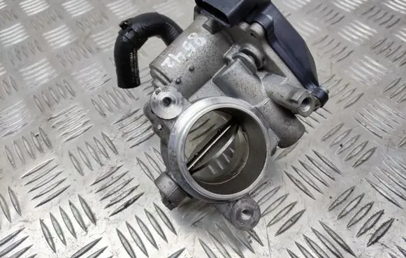 Skoda Octavia Mk3 (5E) Throttle valve 04L128063T