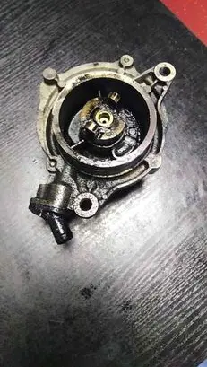 BMW 3 E46 Vacuum pump 72817601