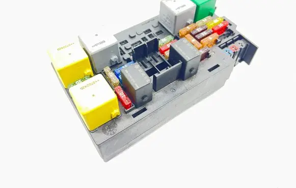 Mercedes-Benz ML W164 Fuse module A1645402972
