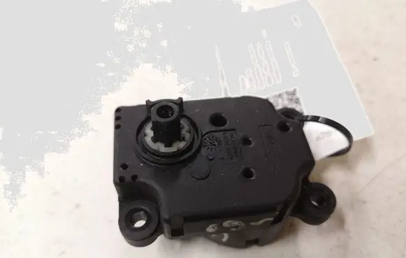 Citroen C5 Air flap motor/actuator P1975001UA42 P1975001