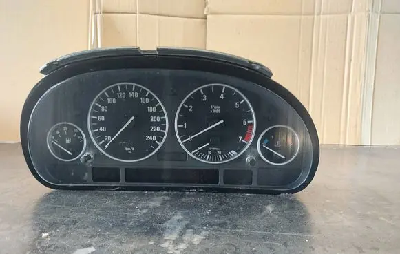 BMW 5 E39 Speedometer (instrument cluster) 6914885 62116914885