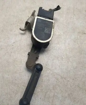 Headlight/headlamp level sensor