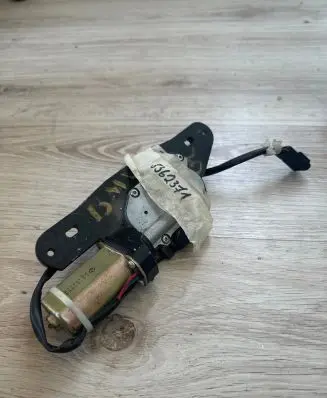 BMW 5 E39 Tailgate/trunk/boot lift motor 8362371