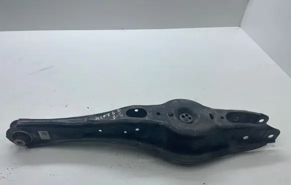 Volkswagen PASSAT B8 Rear upper control arm/wishbone
