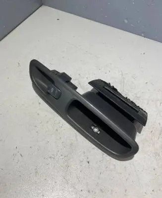Volvo V70 Electric window control switch 9472275 00W035