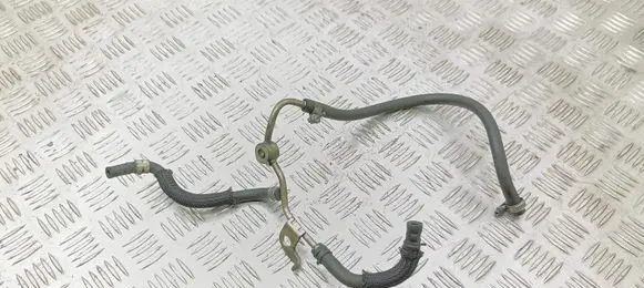 Toyota Avensis T250 Fuel line/pipe/hose 