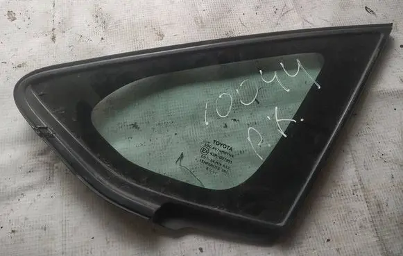 Toyota Auris 150 Front triangle window/glass AS2