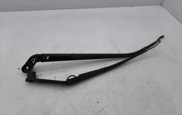 Mazda CX-5 Front wiper blade arm