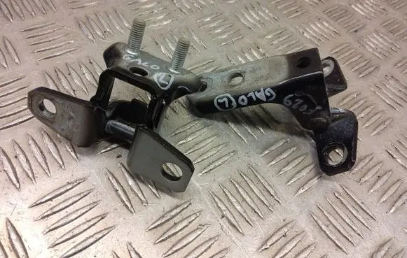 Mitsubishi Outlander Rear door upper hinge 5732A054