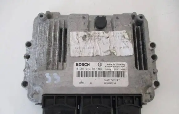 Renault Scenic II - Grand scenic II Engine control unit/module ECU 8200705747