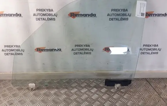Honda CR-V Front door window glass four-door