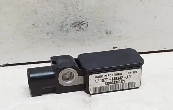 Ford Mondeo Mk III Airbag deployment crash/impact sensor 1S7T14B342AD