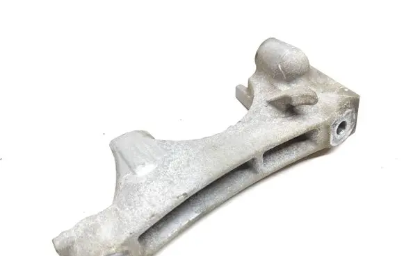 Toyota RAV 4 (XA50) Engine mounting bracket