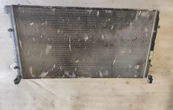 Renault Master II Coolant radiator 872710G