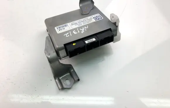 Lexus GS 250 350 300H 450H Other control units/modules 8924330220