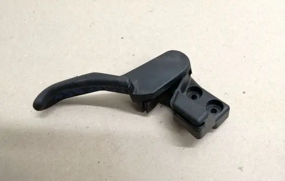 Volkswagen PASSAT B5.5 Engine bonnet (hood) release handle 3B1823533
