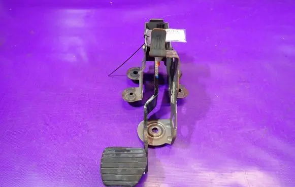 Renault Fluence Brake pedal 