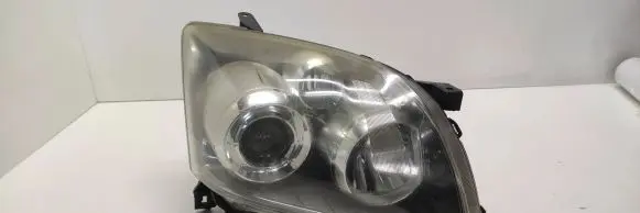 Toyota Avensis T250 Headlight/headlamp 11332