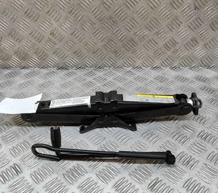Audi RS3 Lift Jack 4H0011221 8V0011031B