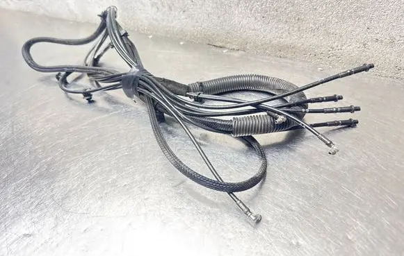 Volvo C70 Convertible roof line/pipe/hose E006015