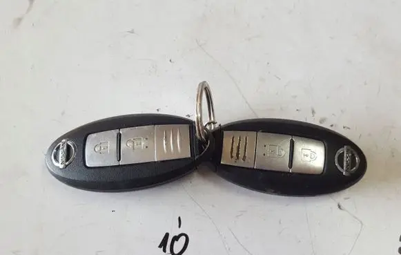 Nissan Juke I F15 Ignition key/card 