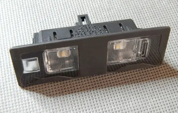 Audi S5 Facelift Number plate light 8W6943021