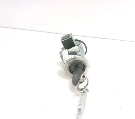 Subaru Outback Ignition lock 88215AG000 X1T25971
